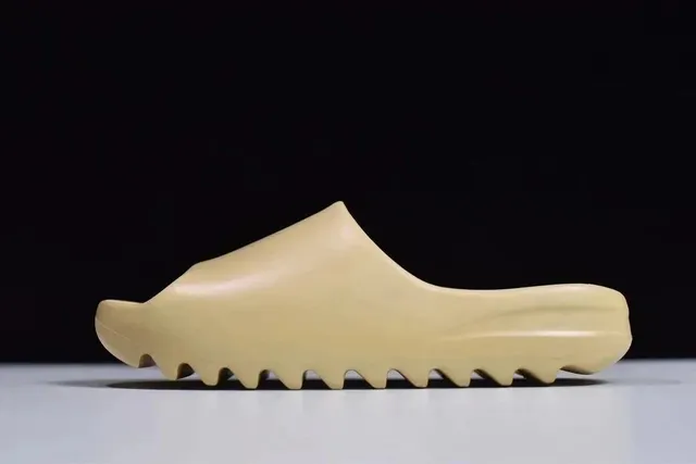 Yeezy Slide Bone