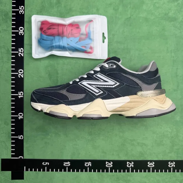 New Balance 9060 Navy Beige