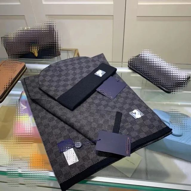 L黑灰色格子套装