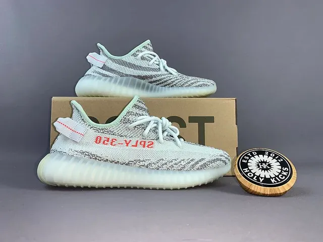Yeezy Boost 350 V2 Zebra