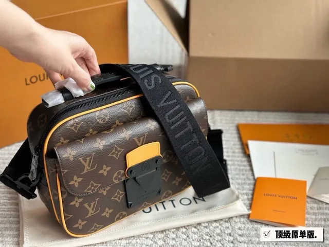 Louis Vuitton Multi Pochette Accessoires Monogram Canvas