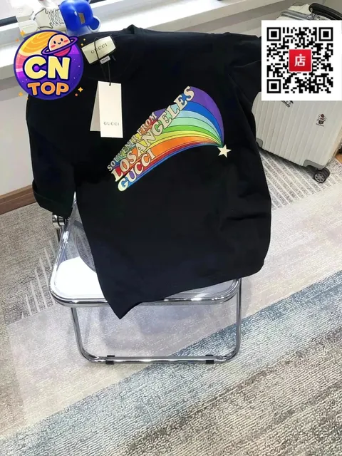 Gucci T-Shirt Souvenir from Los Angeles Rainbow