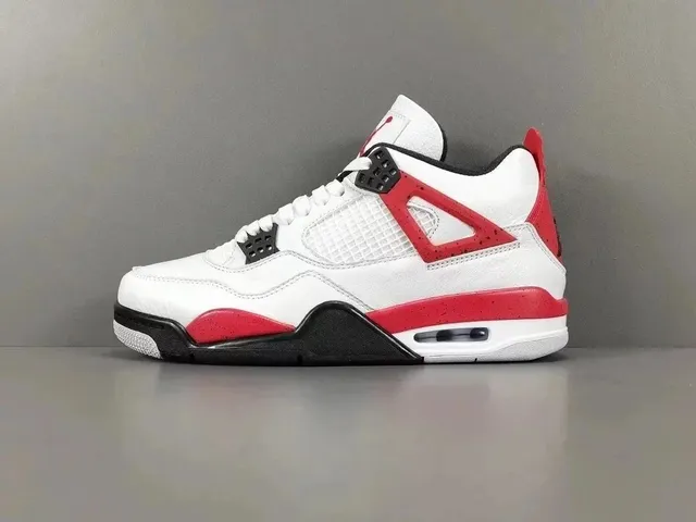 Air Jordan 4 Bred