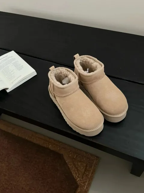 UGG Mini Platform Classic Shearling