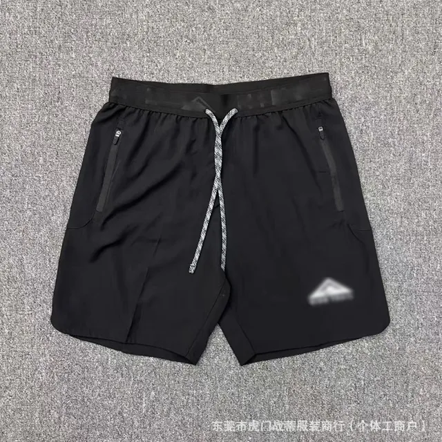 Triangle logo black shorts