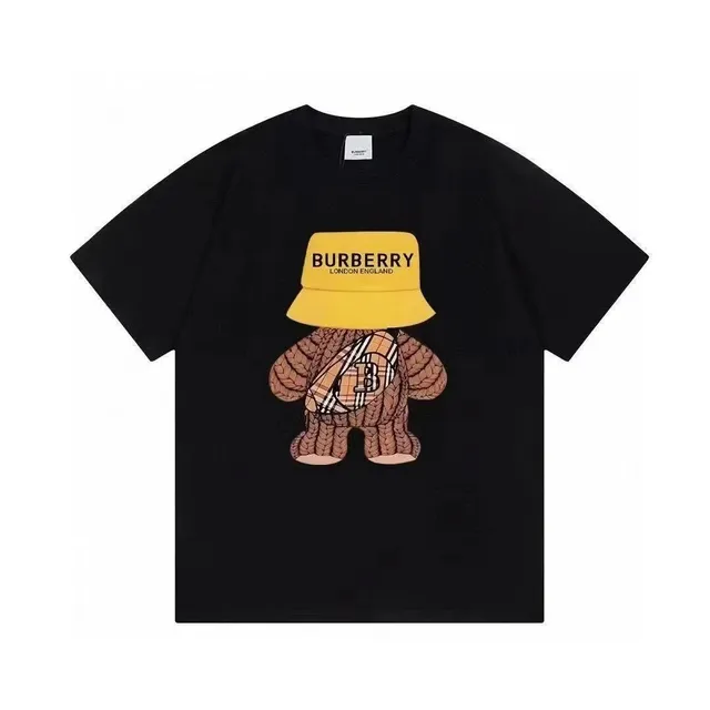 Burberry Graphic Tee Bear with Bucket Hat Print