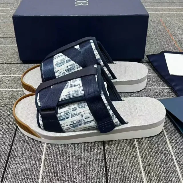 白蓝牛仔