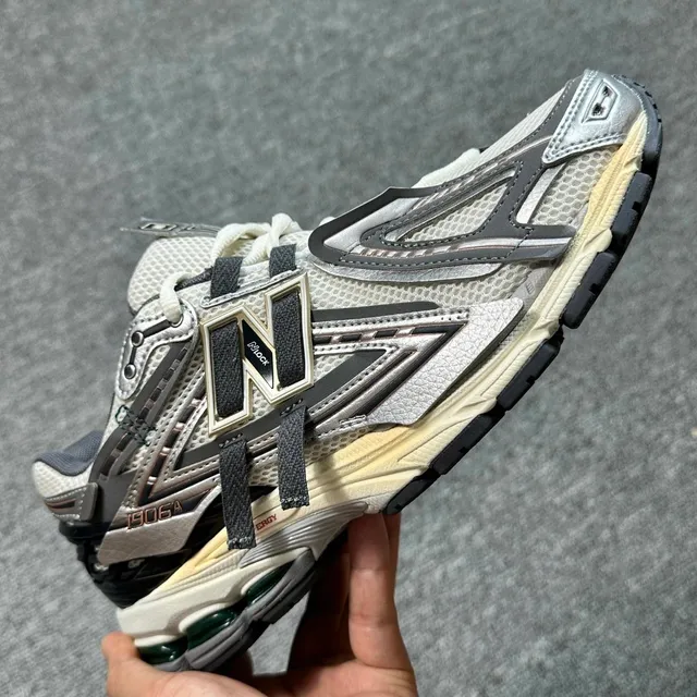 New Balance 1906R Metallic Silver