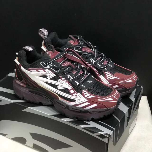 Off-White Runner Burgundy