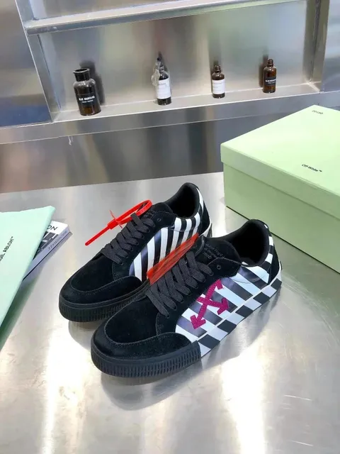 Off-White Low Diagonal Stripe
