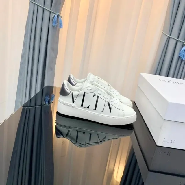 Valentino Rockstud Flat VLTN Logo