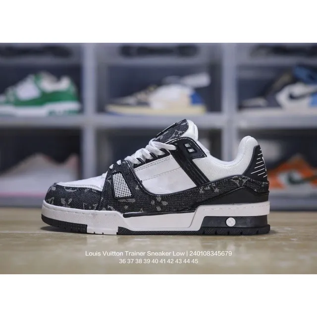 Louis Vuitton Trainer Sneaker Low Monogram Denim