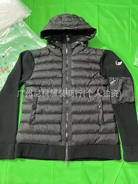 羽绒黑色连帽白标