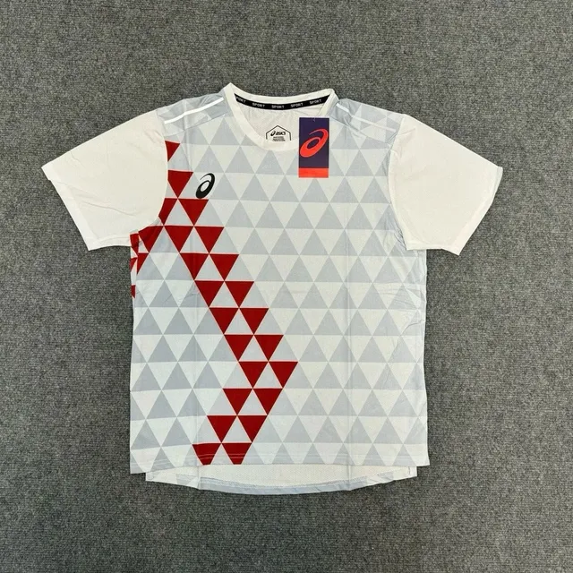Asics Sport Tee Geometric Triangle Print