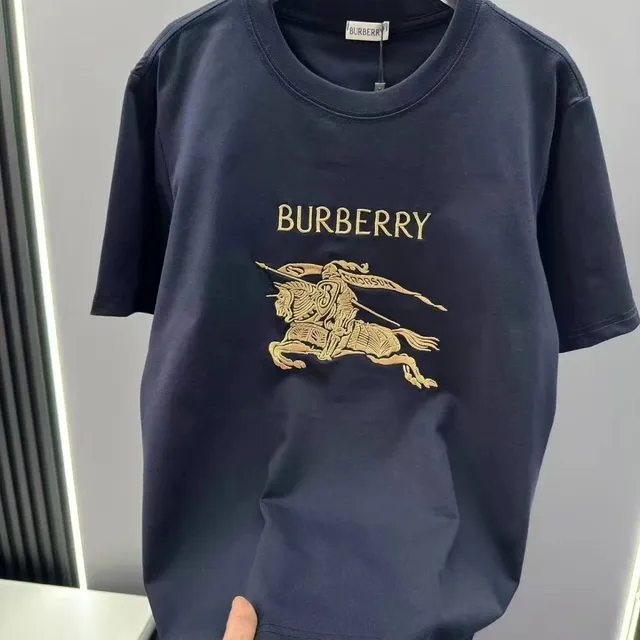 Burberry 新款藏青色短袖