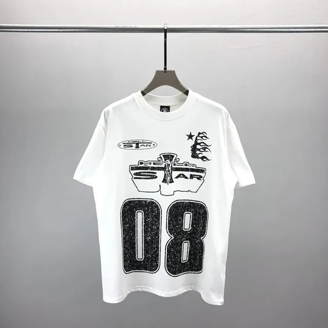 22白色