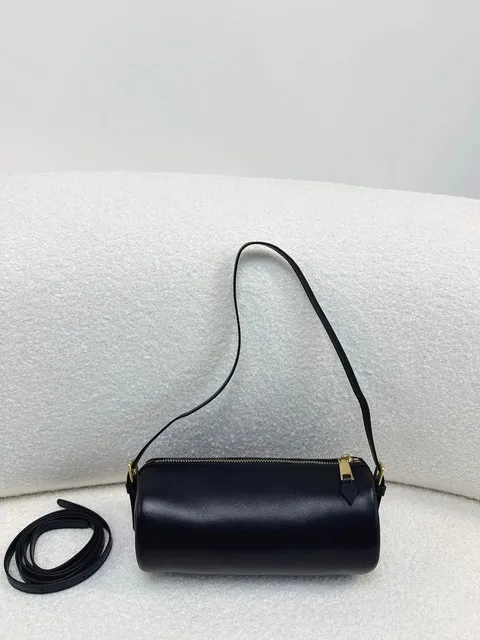 黑色羊皮