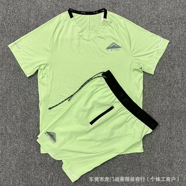 Triangle green set