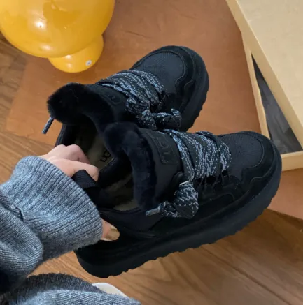 UGG Platform Boot Shearling-Lined
