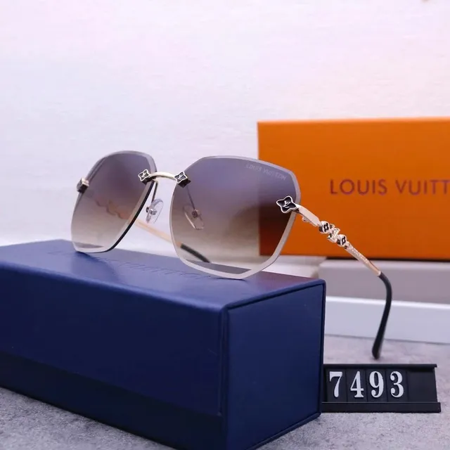 Louis Vuitton Sunglasses Gradient Lens with Flower Detail