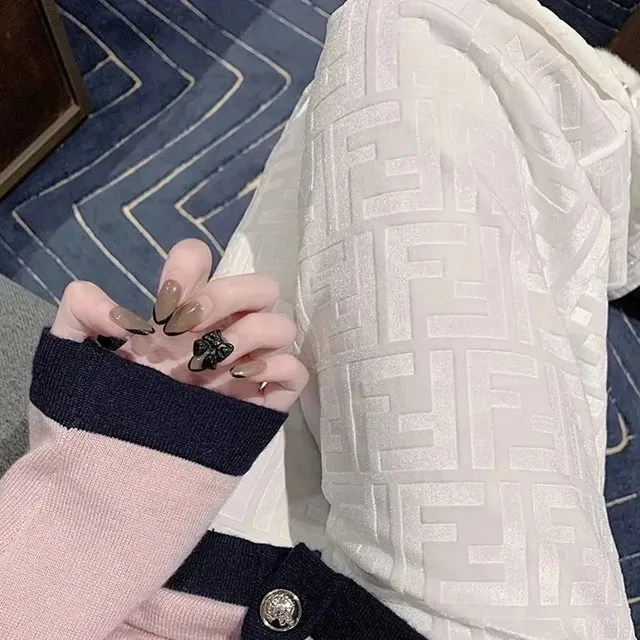 白色
