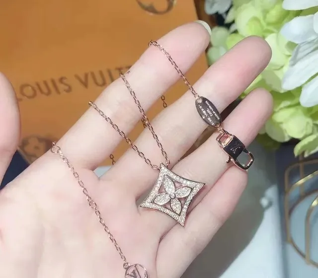 Louis Vuitton Flower Motif Necklace Pave Diamond
