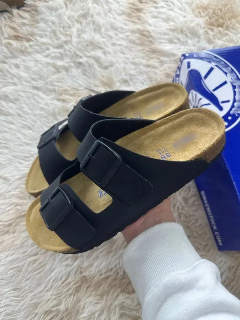 哑光黑皮面