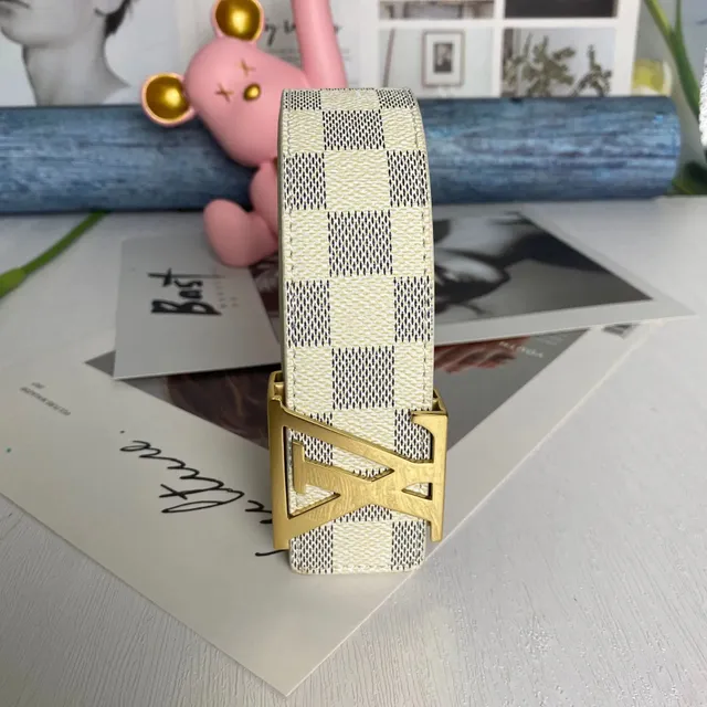 金扣白格