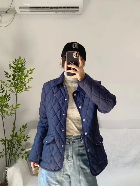 藏青色