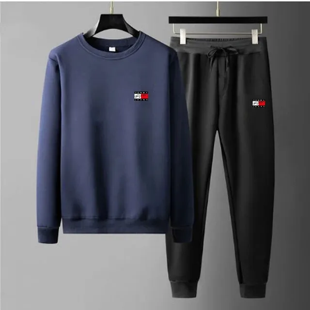 Tommy Hilfiger Crewneck Sweatshirt and Joggers Set Logo Patch