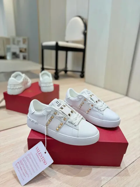 Valentino Rockstud Sneaker