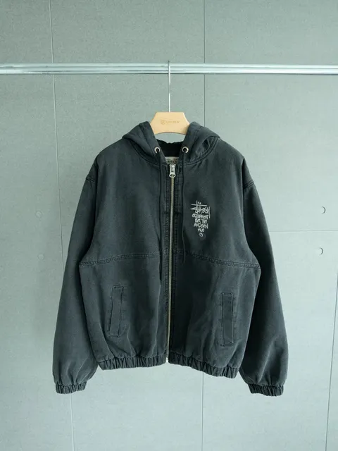 黑色 Black