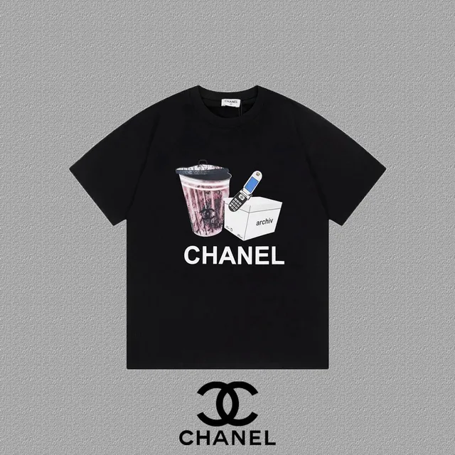 Chanel Graphic T-Shirt Archiv Print