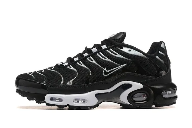 Nike Air Max Plus Triple Black