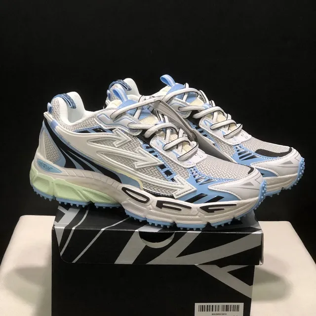 Off-White Runner Light Blue and Black