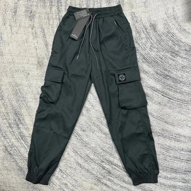 Stone Island Cargo Joggers Black