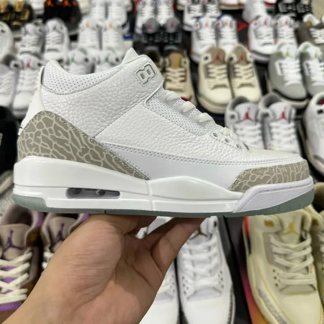 纯白