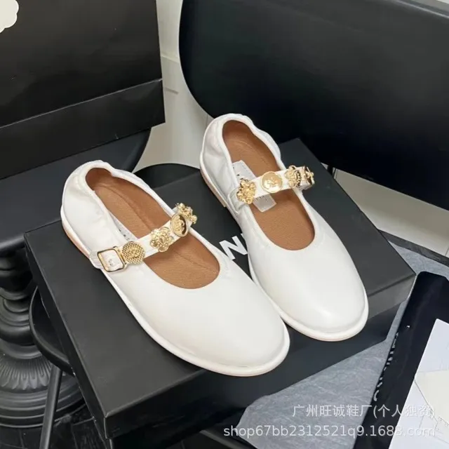Gucci Mary Jane Loafer Gold Horsebit Detail
