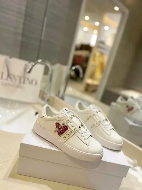 Valentino Rockstud Sneaker Glitter Heart