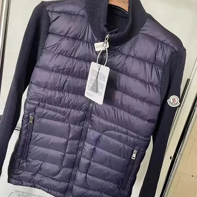 Moncler蓝色薄款