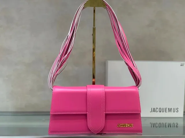 Jacquemus Le Chiquito Vibrant Pink