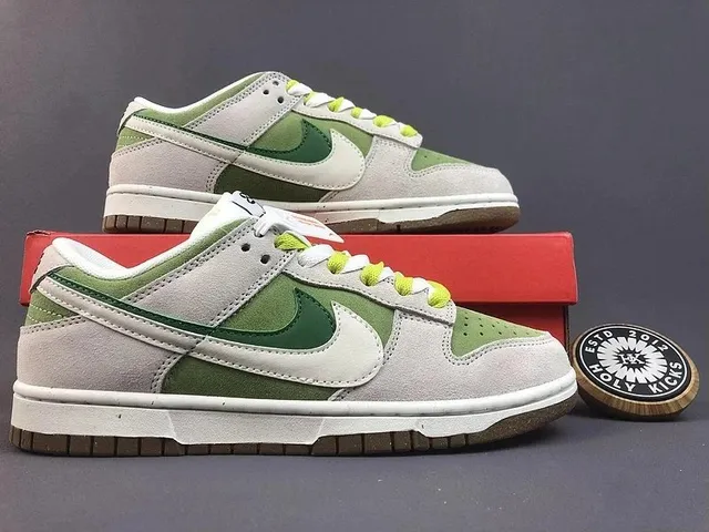 Nike Dunk Low Olive Green