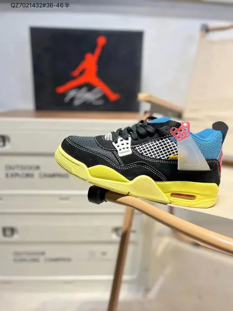 Air Jordan 4 Off-White
