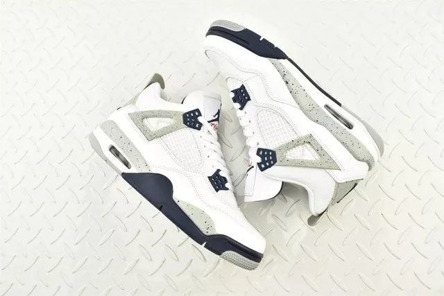 Air Jordan 4 Military Blue