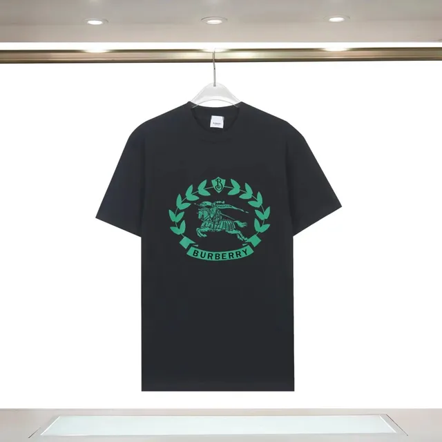 Burberry Graphic T-Shirt Equestrian Knight Logo