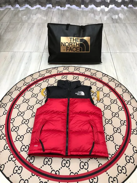 The North Face Nuptse Vest Classic Red/Black
