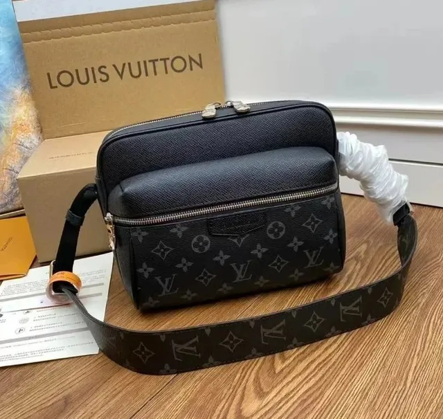 Louis Vuitton Multi Pochette Accessoires Monogram Eclipse