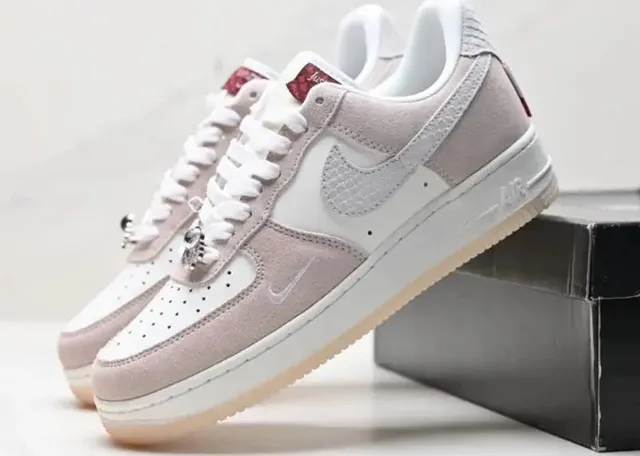 Nike × Jordan Air Force 1 Low