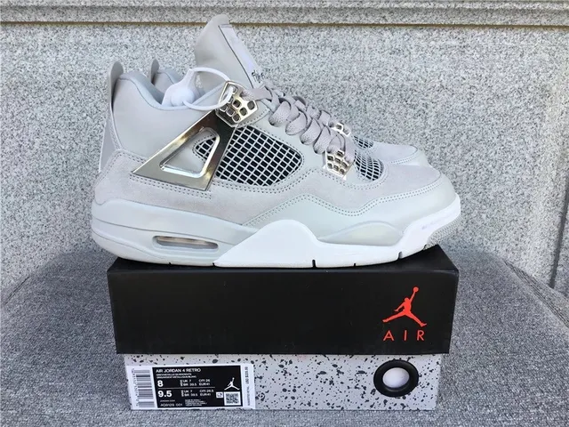 Air Jordan 4 Retro Cement Grey