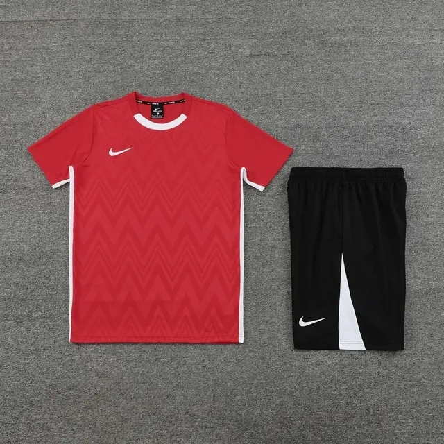 Nike Training Set Chevron Print